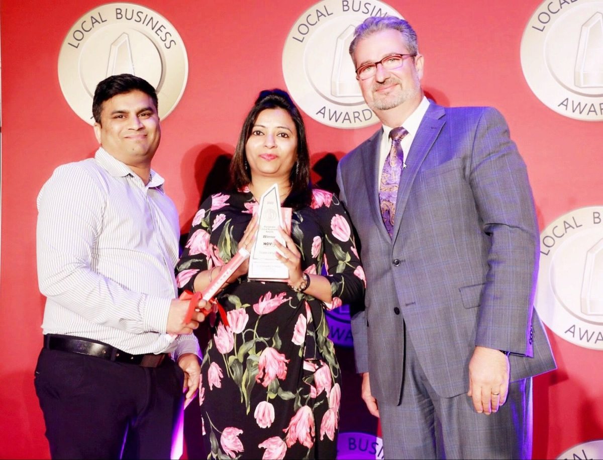 The 2EZ team on stage at the 2022 awards